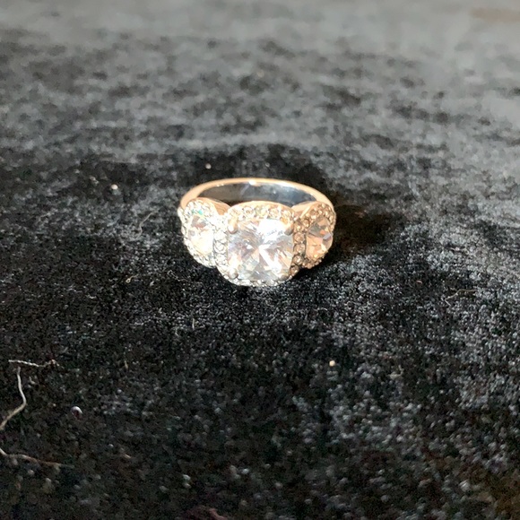 Ring - Picture 2 of 4